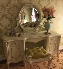 French Style Bedroom Furniture / French Dressing Table Hand Made Carve