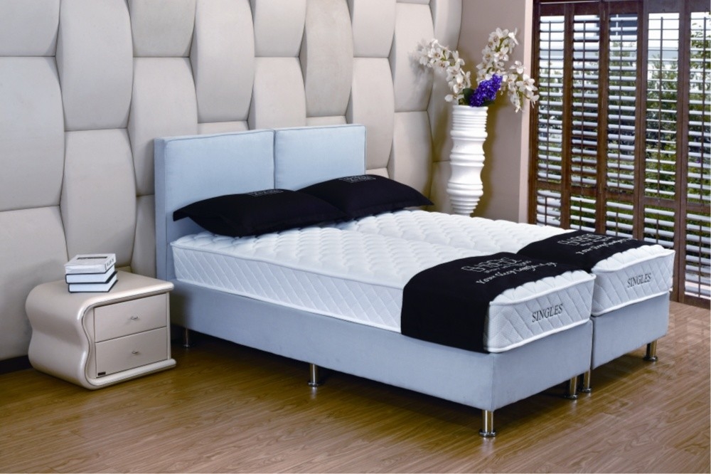 Ivory Color Firm Spring Mattress Firm Memory Foam Mattress 1